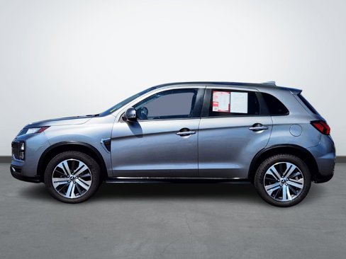 Used 2021 Mitsubishi Outlander Sport SE image 2
