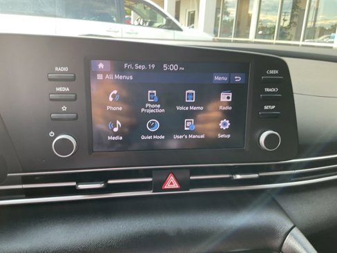 Used 2024 Hyundai Elantra SE image 22