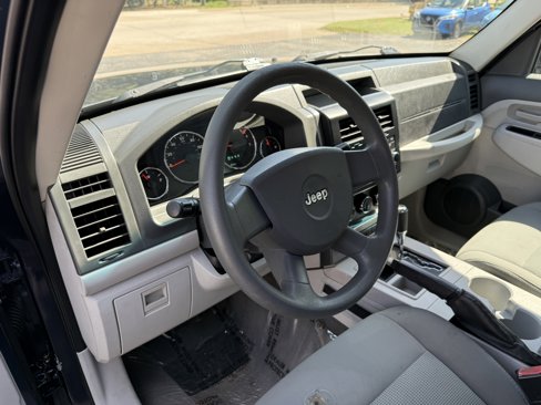 Used 2008 Jeep Liberty Sport image 10