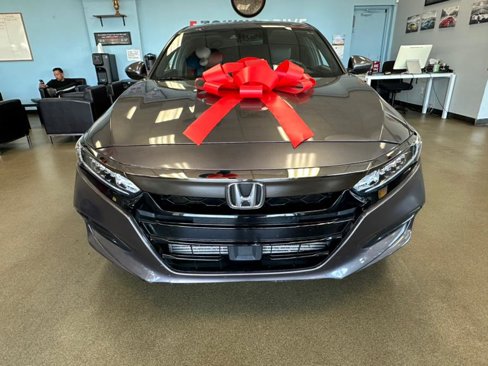 Used 2018 Honda Accord Sport image 11
