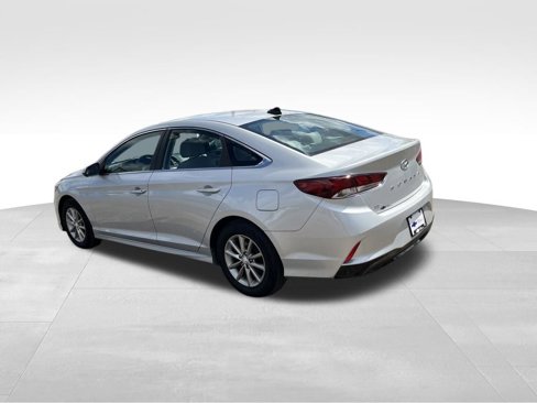 Used 2018 Hyundai Sonata SE image 3