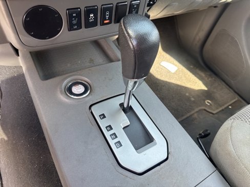 Used 2020 Nissan Frontier SV image 18
