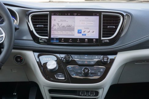 Used 2022 Chrysler Pacifica Touring-L image 34