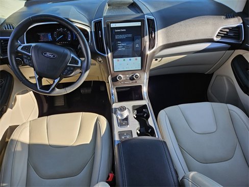 Used 2021 Ford Edge Titanium w/ Equipment Group 301A image 9