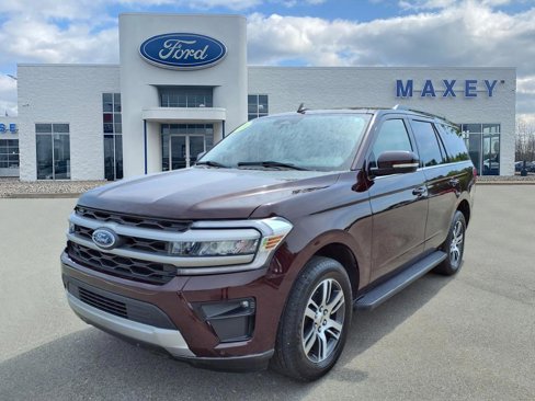 Used 2024 Ford Expedition XLT image 1