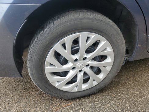 Used 2019 Toyota Corolla LE image 6