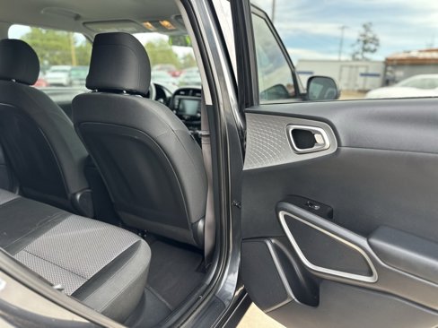 Used 2021 Kia Soul LX image 10