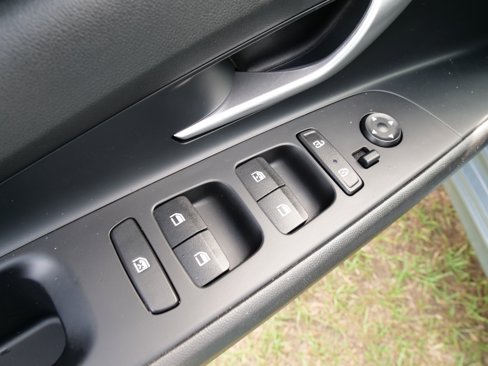 Certified 2023 Hyundai Elantra SEL w/ Convenience Package image 15