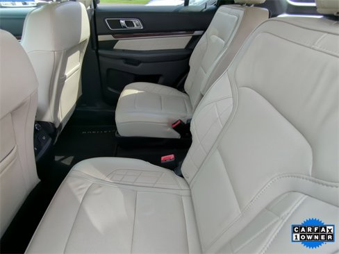 Used 2017 Ford Explorer Platinum image 29