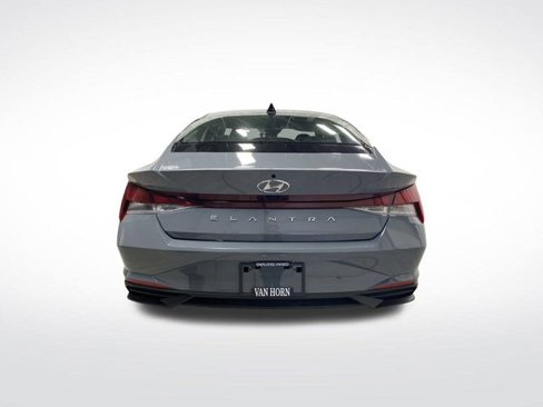 Certified 2022 Hyundai Elantra SEL image 11