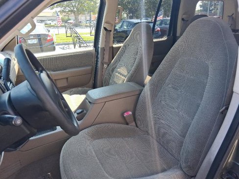 Used 2002 Ford Explorer XLT image 13