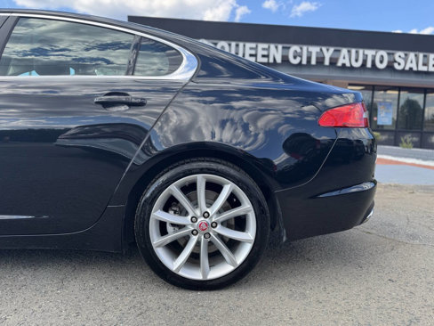 Used 2015 Jaguar XF Portfolio image 29