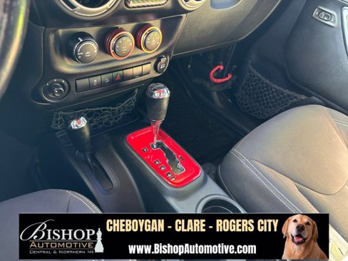 Used 2014 Jeep Wrangler Unlimited Sahara w/ Dual Top Group image 28