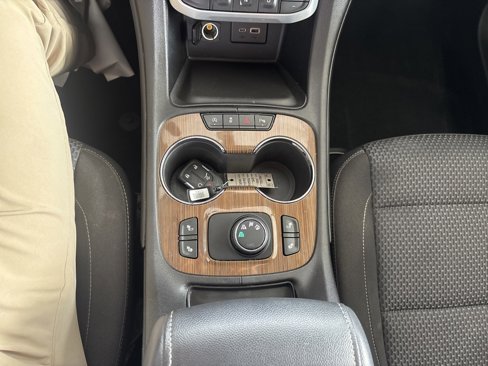 Used 2020 GMC Acadia SLE image 17