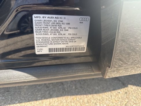 Used 2022 Audi Q4 e-tron Premium Plus image 27
