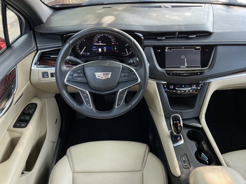 Used 2018 Cadillac XT5 Premium Luxury image 17