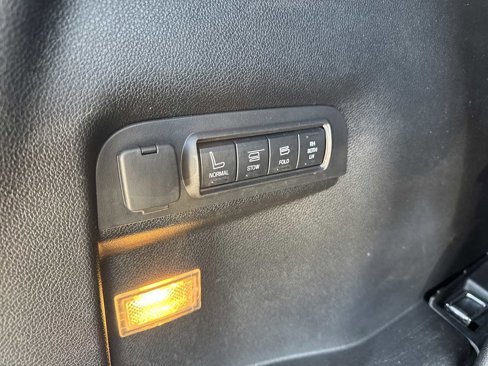 Used 2017 Ford Explorer Limited image 8
