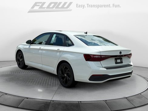 New 2025 Volkswagen Jetta SE image 5