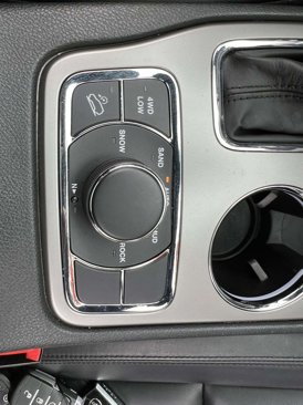 Used 2022 Jeep Grand Cherokee Limited image 22