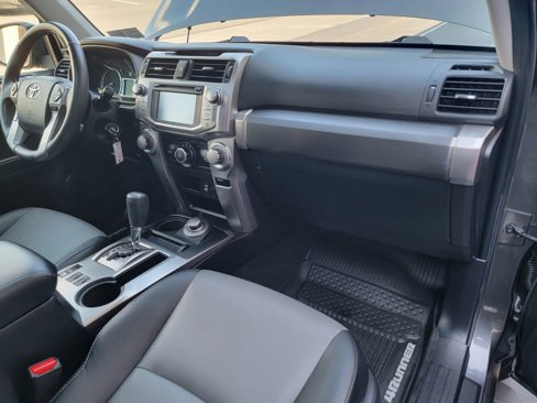 Used 2018 Toyota 4Runner SR5 Premium image 11
