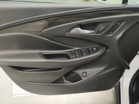 Certified 2020 Buick Envision Essence w/ Experience Buick Package image 26