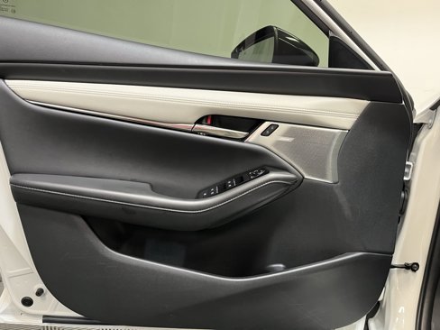 Used 2022 MAZDA MAZDA3 s image 13