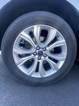 Used 2020 Ford Edge Titanium image 23