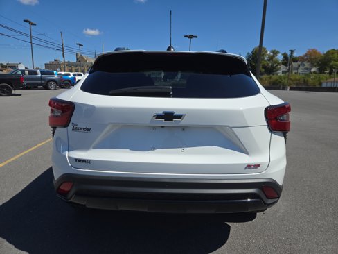 New 2025 Chevrolet Trax RS w/ Sunroof Package image 4