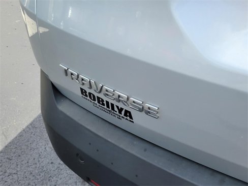 Used 2018 Chevrolet Traverse LT image 10