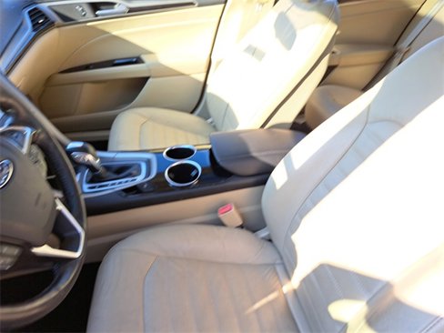 Used 2013 Ford Fusion SE image 22