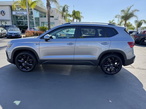 Used 2024 Volkswagen Taos SE w/ Panoramic Sunroof Package image 7