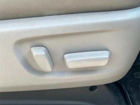 Used 2020 Toyota Sienna XLE image 22
