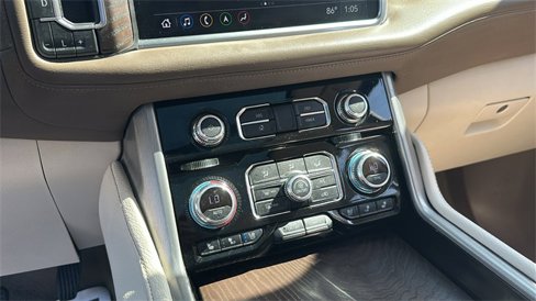 Used 2021 GMC Yukon Denali w/ Denali Premium Package image 24