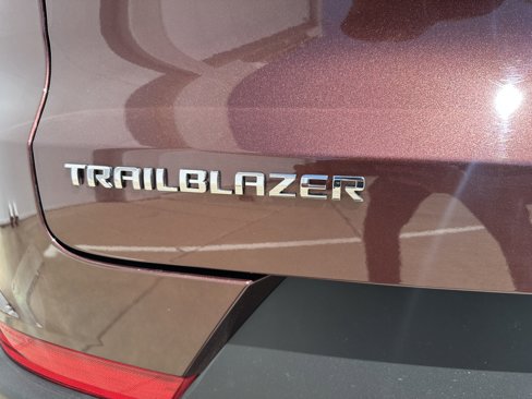 Used 2022 Chevrolet TrailBlazer LT w/ Driver Confidence Package image 12