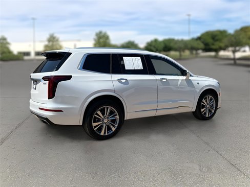 Used 2023 Cadillac XT6 Premium Luxury image 7