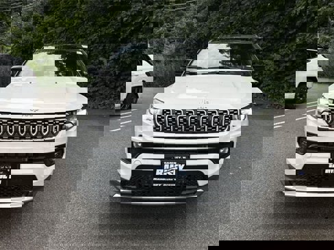 New 2025 Jeep Compass Limited image 3