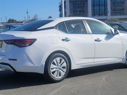 New 2025 Nissan Sentra S image 4