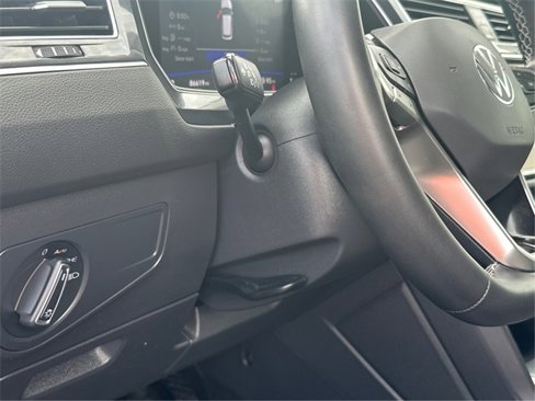 Used 2022 Volkswagen Tiguan SE w/ Panoramic Sunroof Package image 29