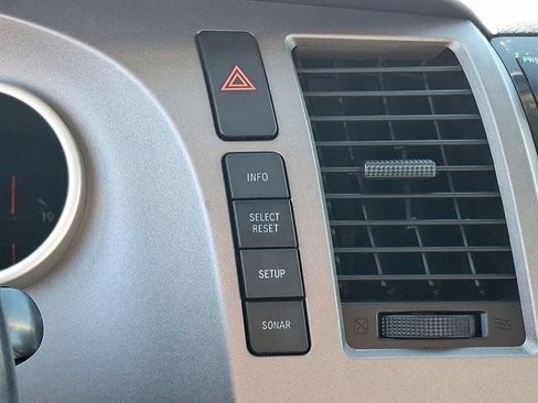 Used 2010 Toyota Tundra Limited image 27