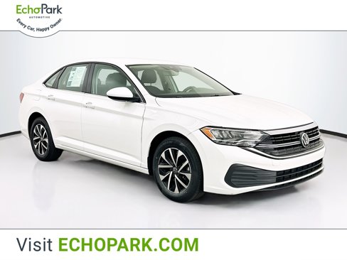 Used 2024 Volkswagen Jetta S image 1