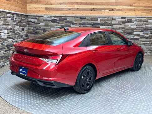 Used 2022 Hyundai Elantra SEL w/ Preferred Accessory Package image 5