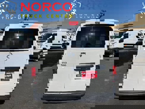 Used 2015 Nissan NV200 S image 6