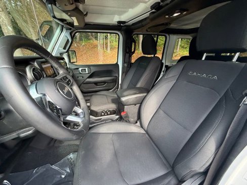 Used 2018 Jeep Wrangler Unlimited Sahara image 13