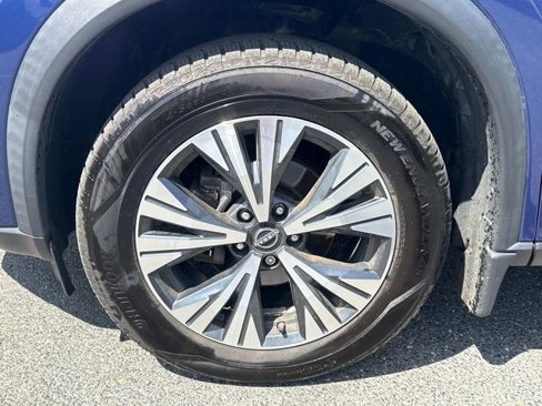 Used 2023 Nissan Rogue SV w/ SV Premium Package image 9