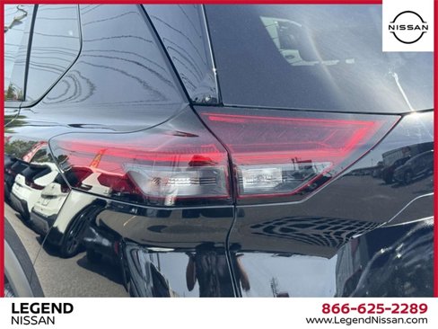 Used 2021 Nissan Rogue SV image 11