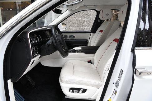 Certified 2023 Rolls-Royce Cullinan w/ Cullinan Package image 9