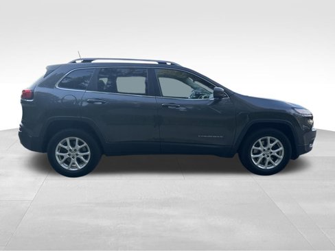 Used 2017 Jeep Cherokee Latitude w/ Safety/Convenience Group image 7