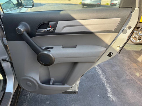 Used 2011 Honda CR-V LX image 41
