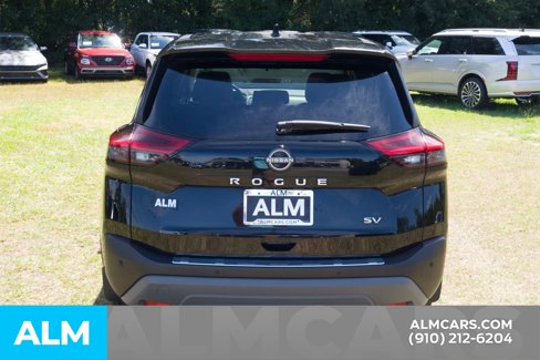 Used 2023 Nissan Rogue SV image 7