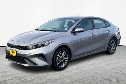 Used 2023 Kia Forte LXS image 2